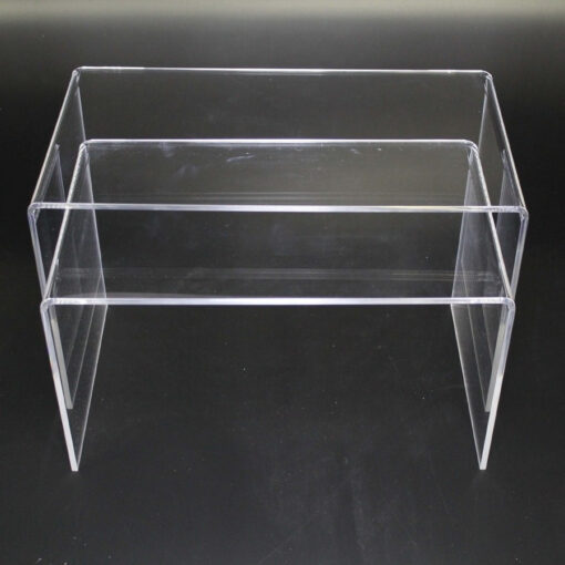 Trio de tables gigognes en plexiglas transparent