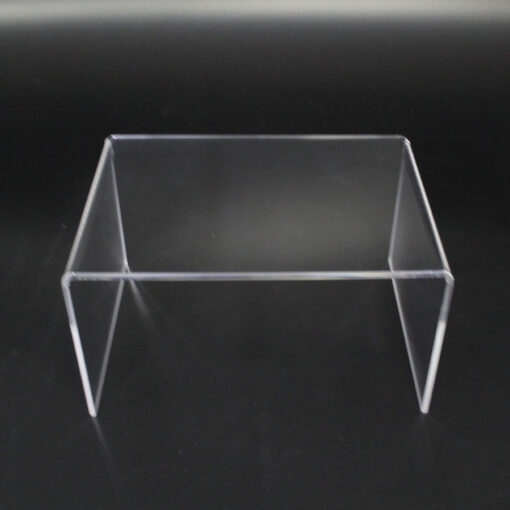 Trio de tables gigognes en plexiglas transparent